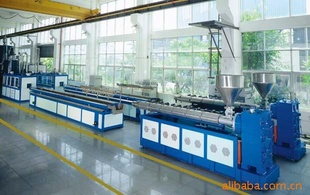 供應(yīng)PVC 單層波浪板/梯形板擠出生產(chǎn)線，成坤是您理想的選擇！